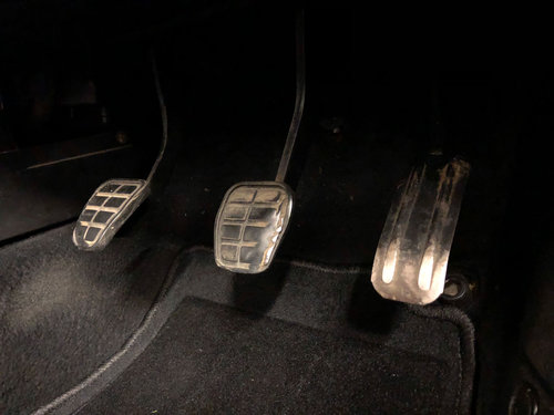 1990_VW_GOLF_MK2_GTI_8V_pedals_1.jpg