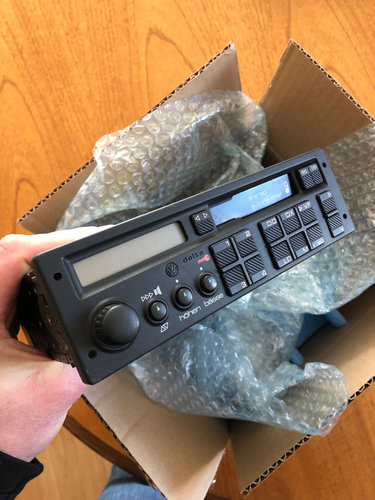 1990_VW_GOLF_MK2_GTI_delta_radio_new.jpg